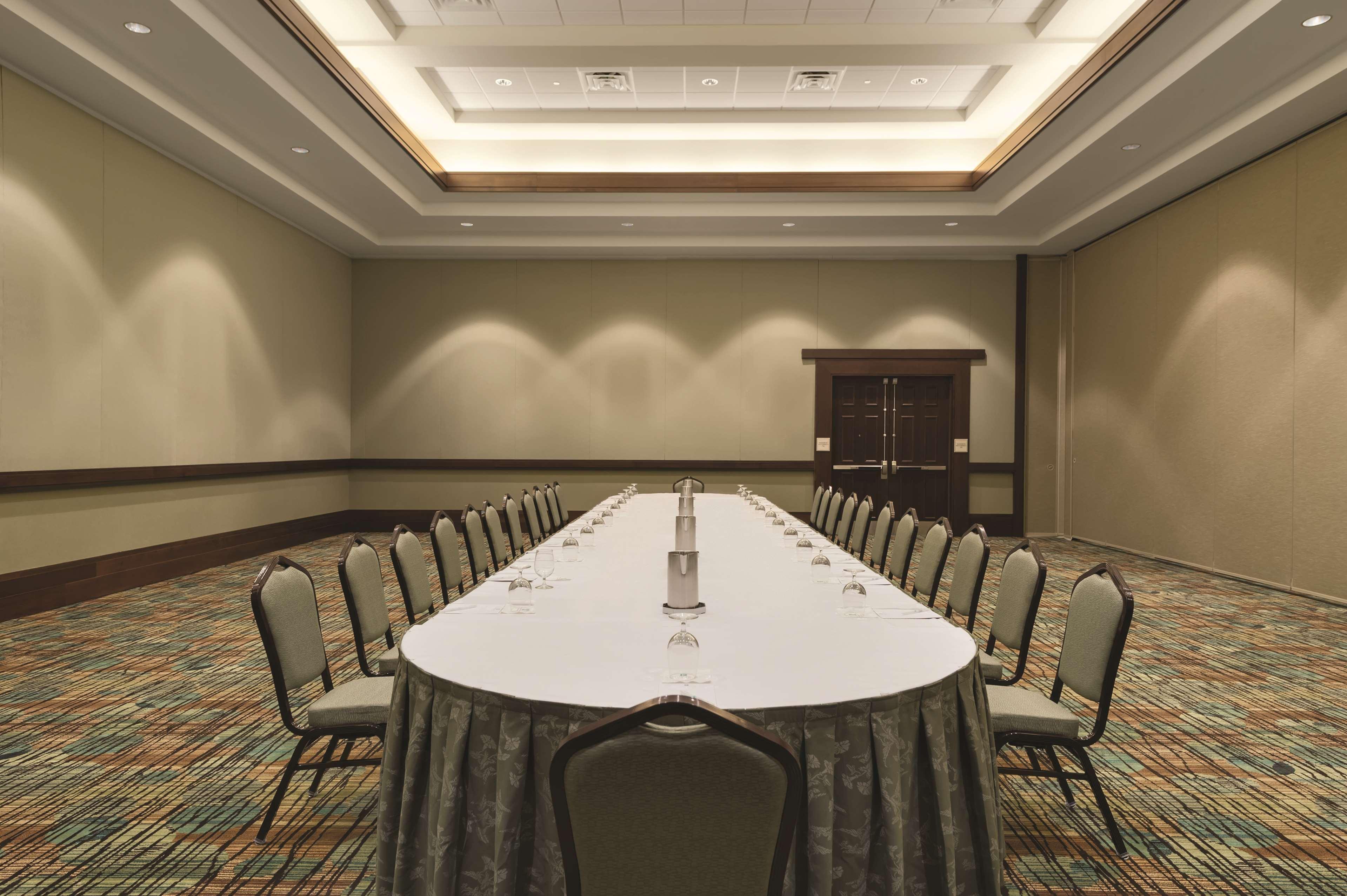 Embassy Suites By Hilton Orlando Lake Buena Vista South Kissimmee Business photo